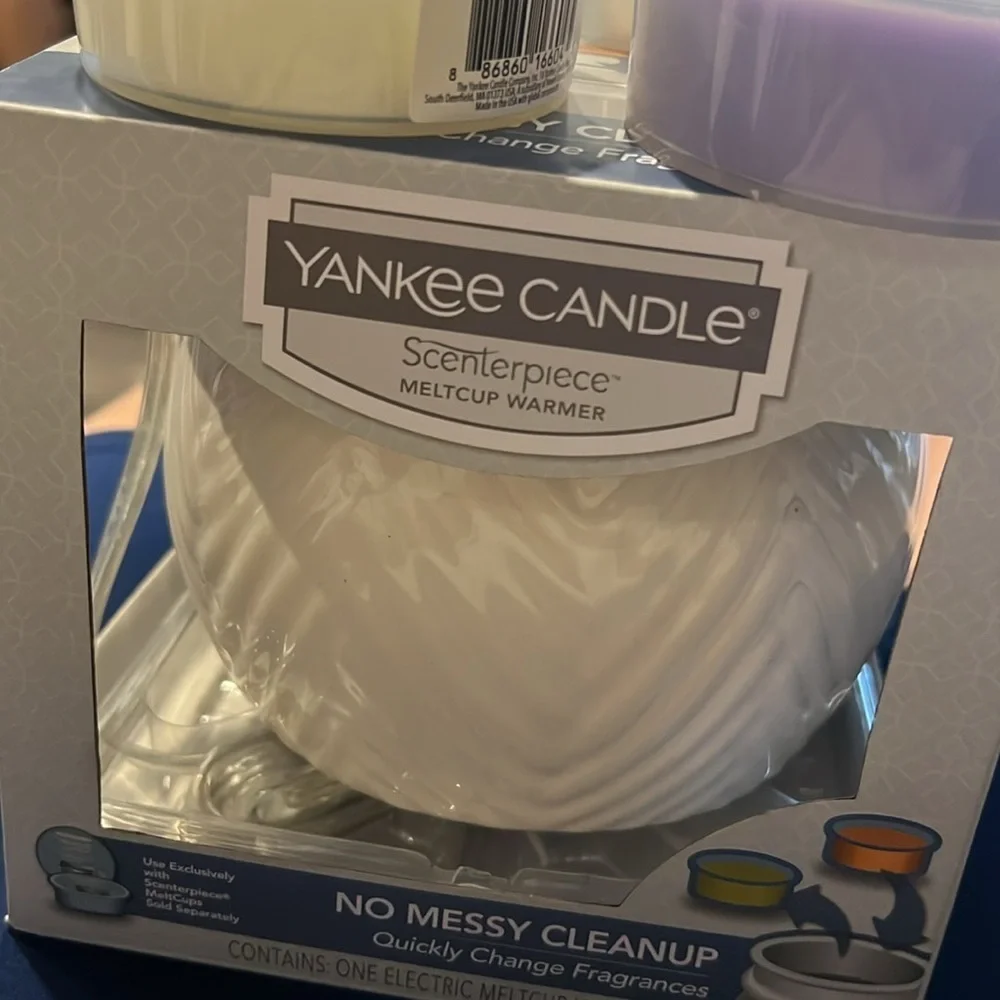 NEW Yankee Candle Scenterpiece with Assorted MeltCups
